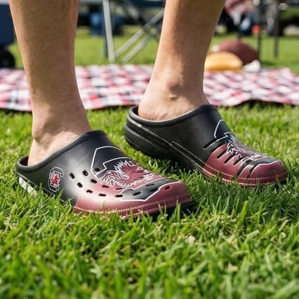 South Carolina Gamecocks FOCO Mens Clogs Slides Black Garnet Size L 11-12 NEW
